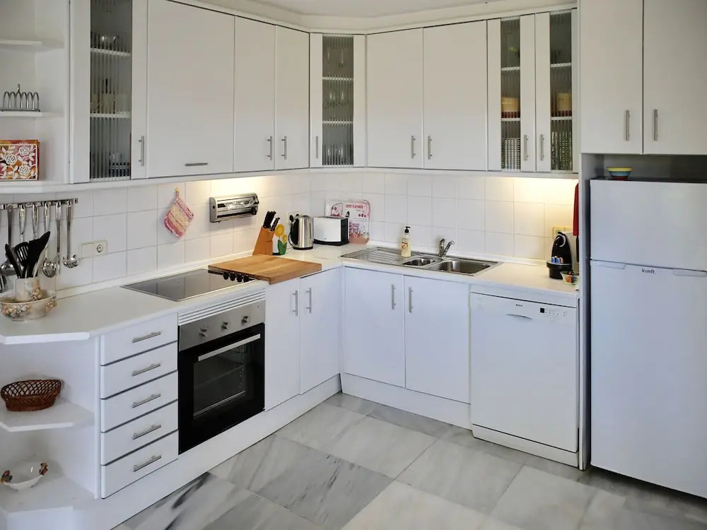 Superb Villa in Elviria With Swimming Pool
