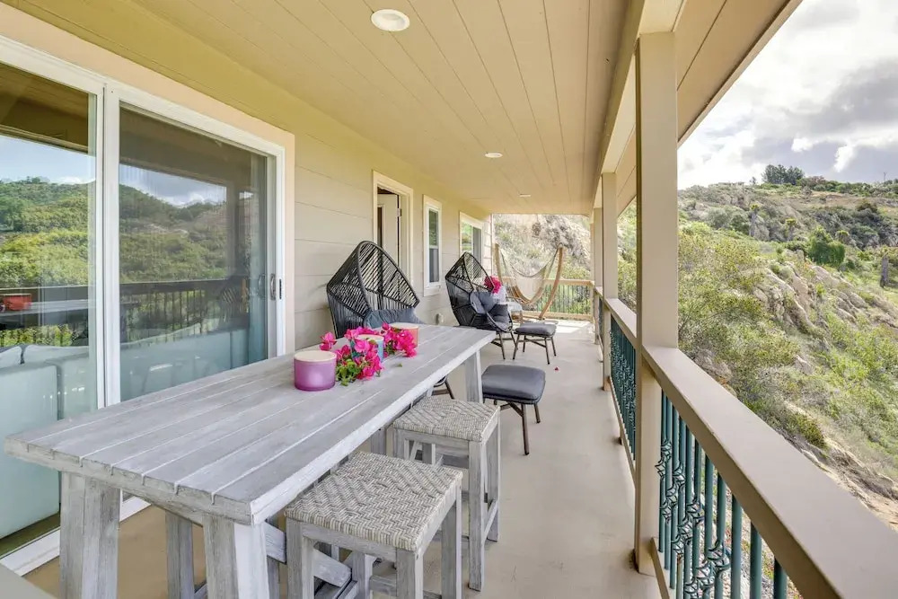 Hot Tub + Balcony: Rainbow Retreat Near Wineries!