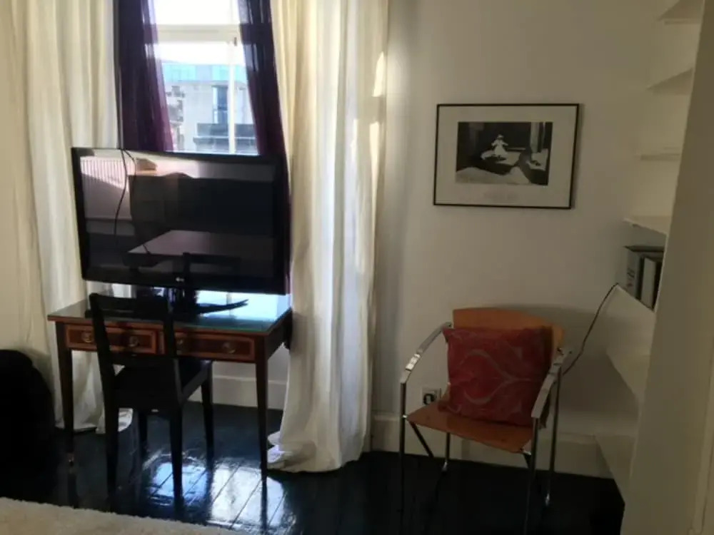 Spacious 4 Bedrooms Apartment in City Centre