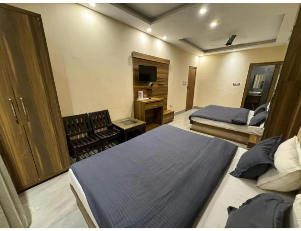 Hotel Green Leaf By T And M Hotels