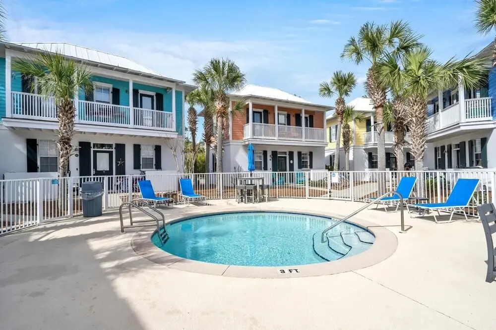 Crystal Village, Unit 20A