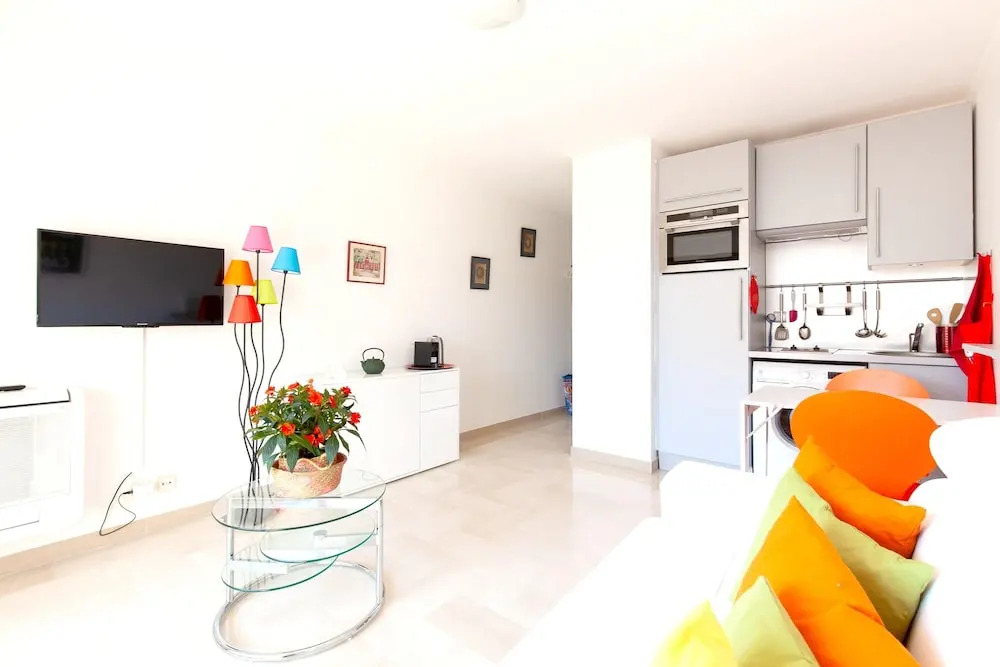 Studio In Cannes With Wonderful City View Terrace And Wifi 50 M From The Beach