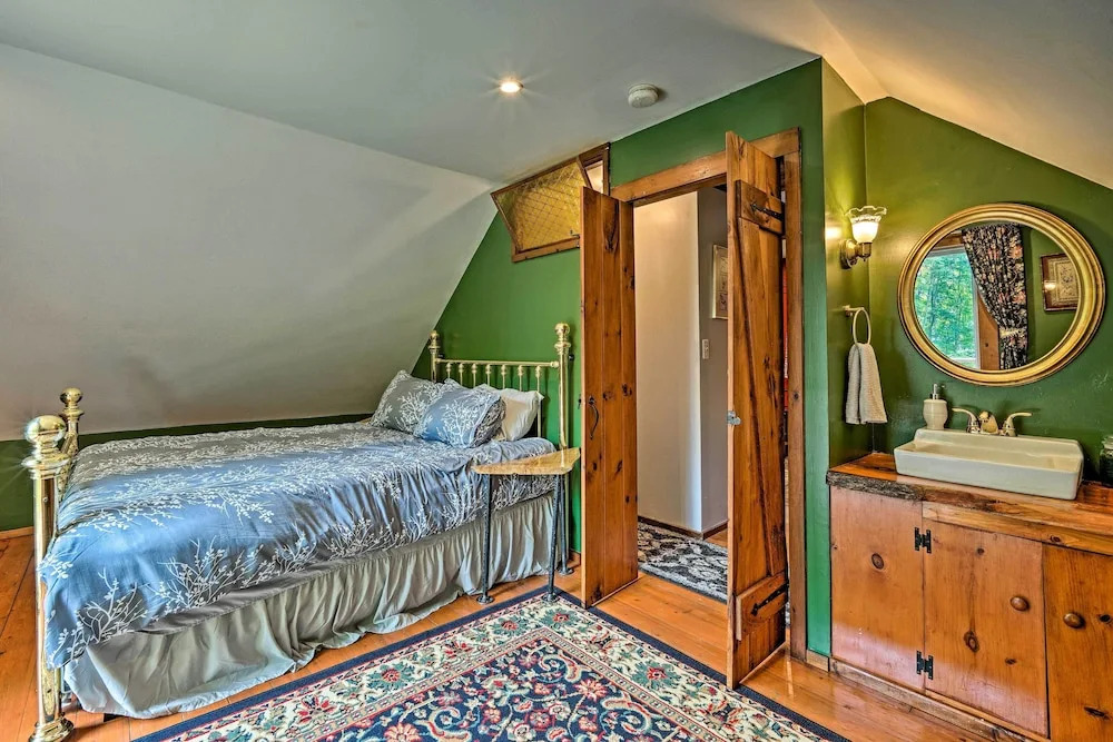 Cozy Treetop Hideaway Near Harriman Reservoir!
