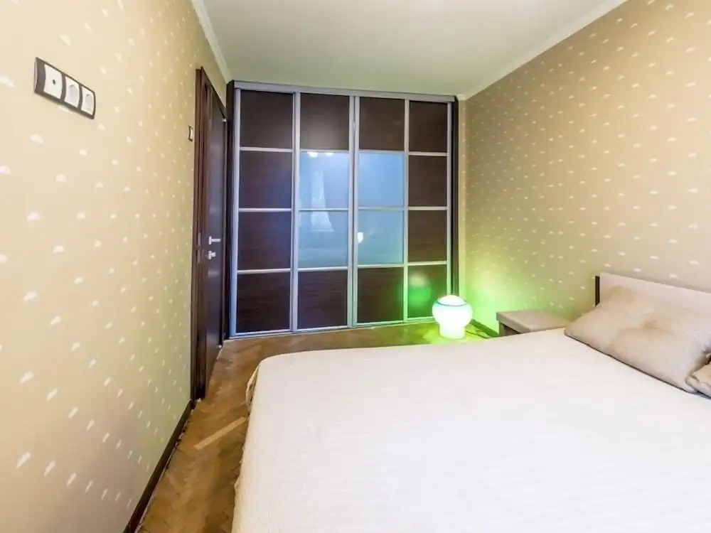 Апартаменты, ул. Парферова, 10