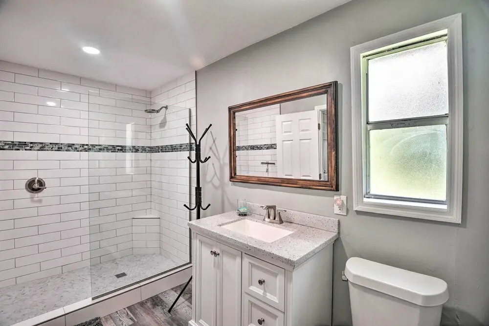 Dog-friendly Home w/ Gas Grill - Walk to Rose Bay!