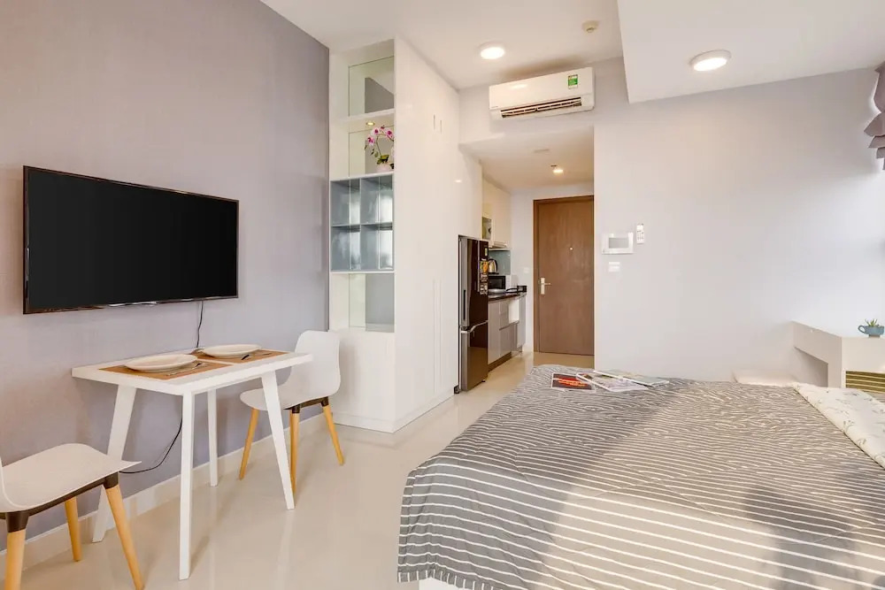 Hikari Rivergate Apartments - Free Pool, Free Internet SIM for 3 nights, Free Pick Up for 5 nights