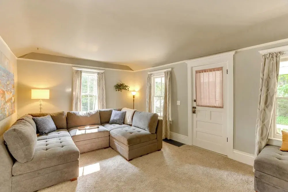 1/2 Mi to Dtwn Frankfort: 'fernhaven' Home w/ Yard