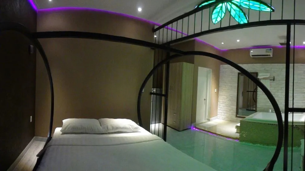 Love Point Hotel