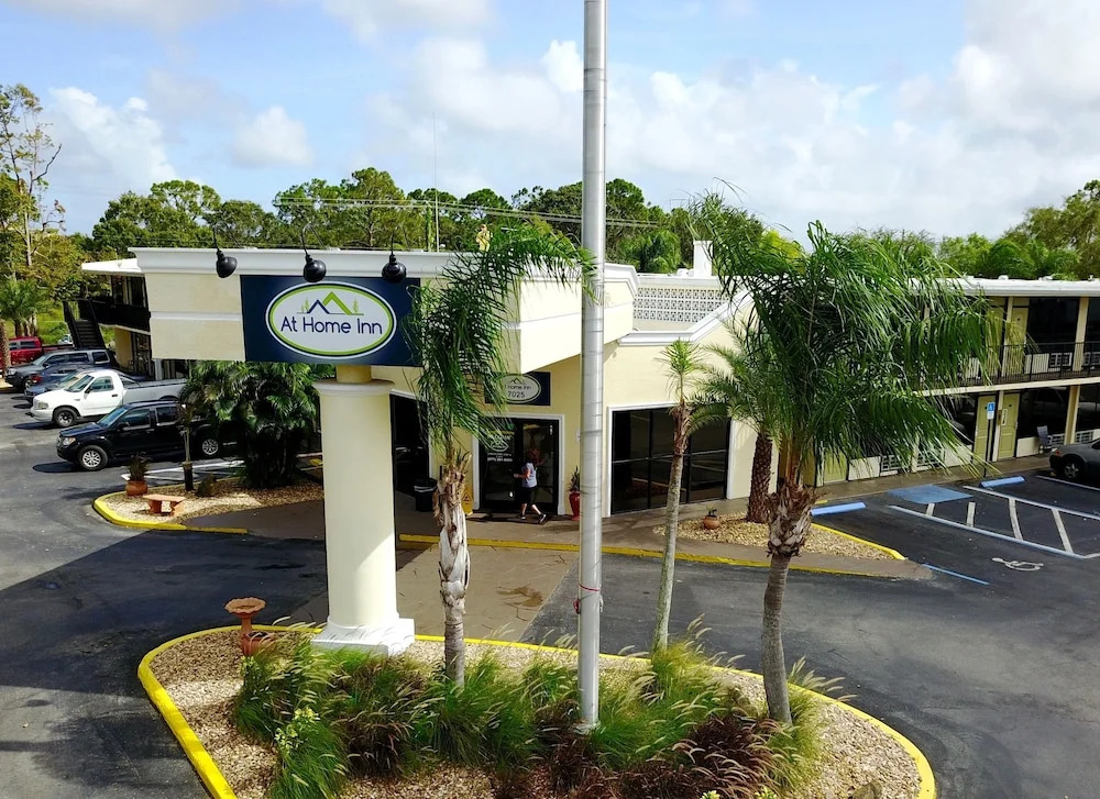 3 Palms - Fort Pierce