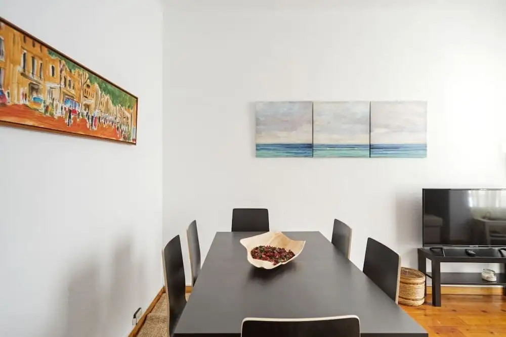 Spacious 4 Bed Apt Close to Sagrada Familia Temple