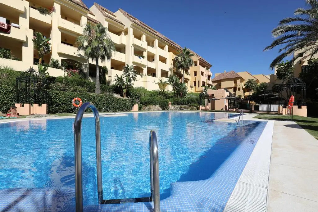 Duquesa Village Apartment - 2 Bed/2 Bath apartment with panoramic sea views