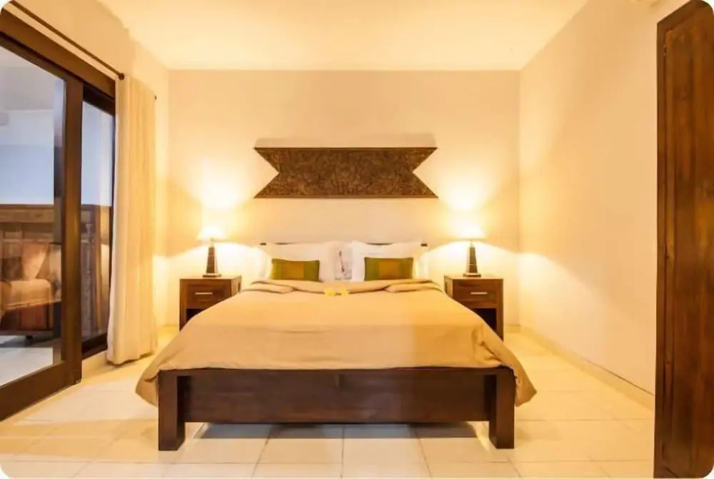 SMV . 5-BR · 5BR Pool Prime Area Walk to Beach N Shops Legian