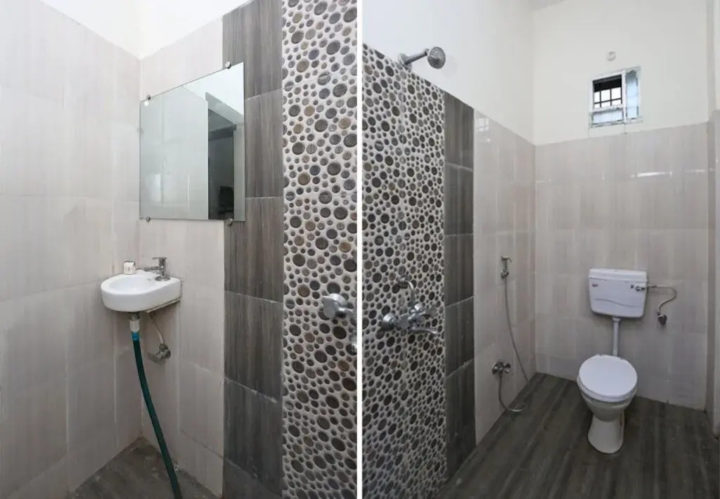 OYO 12376 Hotel Dhanraj