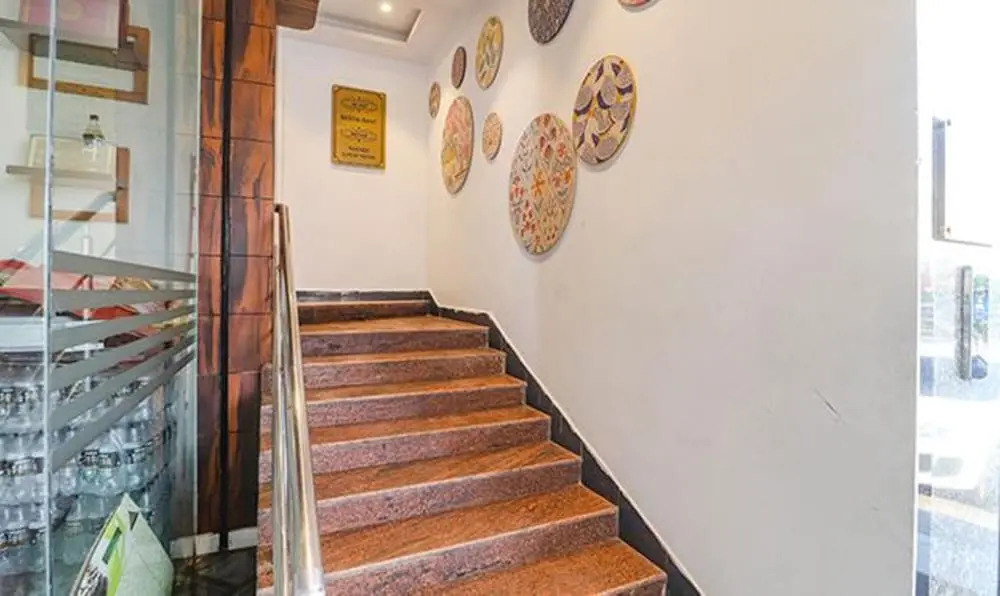 Fabhotel Twin Tree Suites