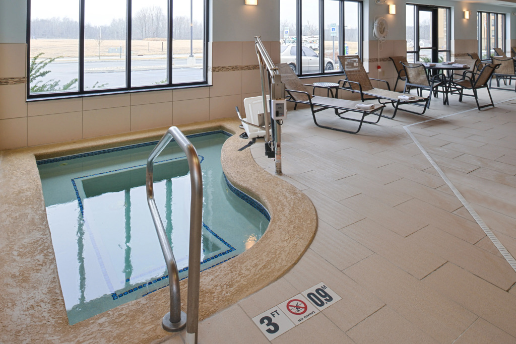 Holiday Inn Express & Suites Greenfield by IHG