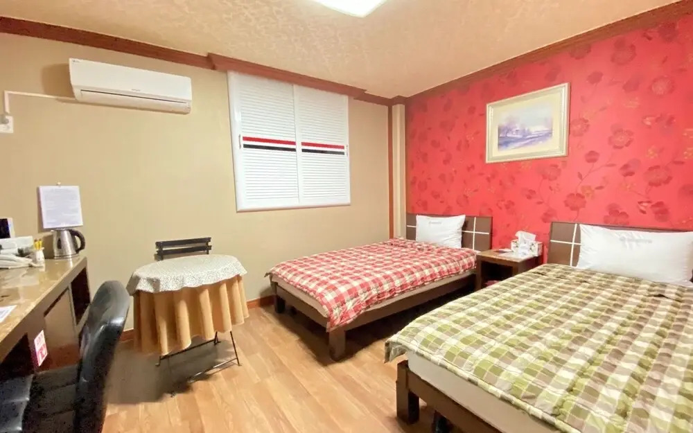 Ulsan Jeonhadong Gyeongwon Biz