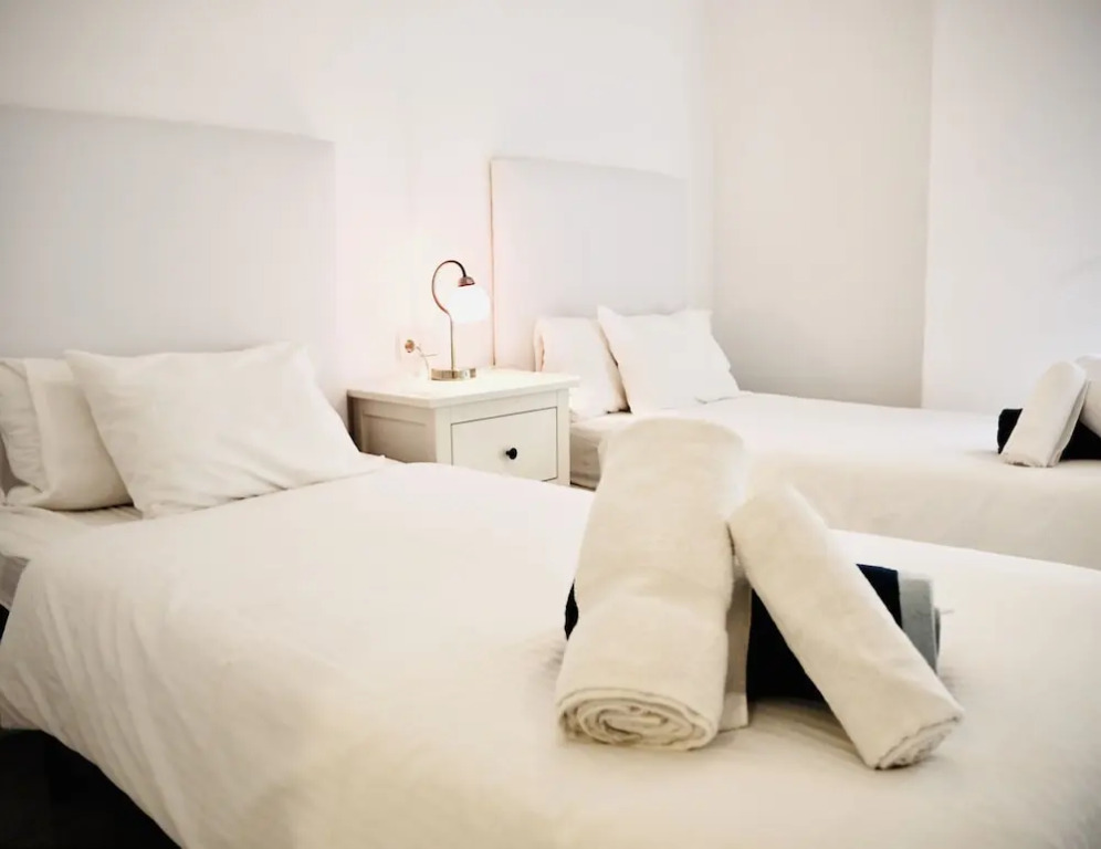 2F MTR - Marbella Temporary Rent 3bedrooms Old Town