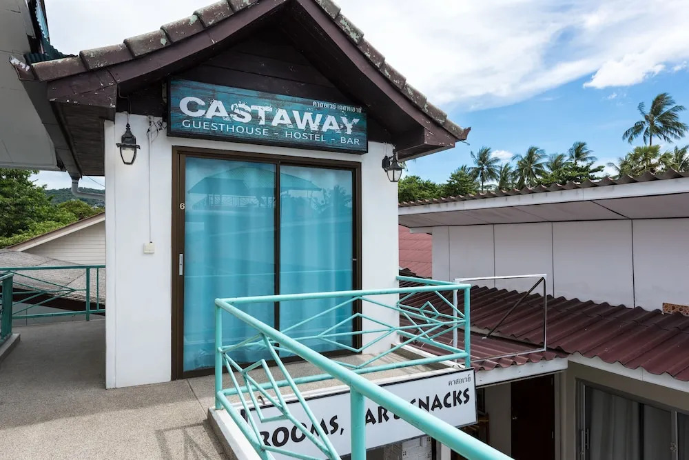 Castaway Guesthouse Hostel and Bar