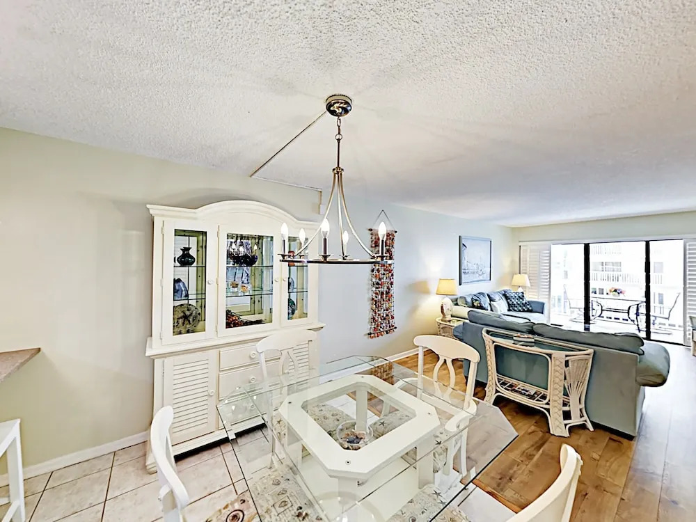 Fresh Beachy Vibe Condo Unit 204 2 Bedrooms 2 Bathrooms Condo