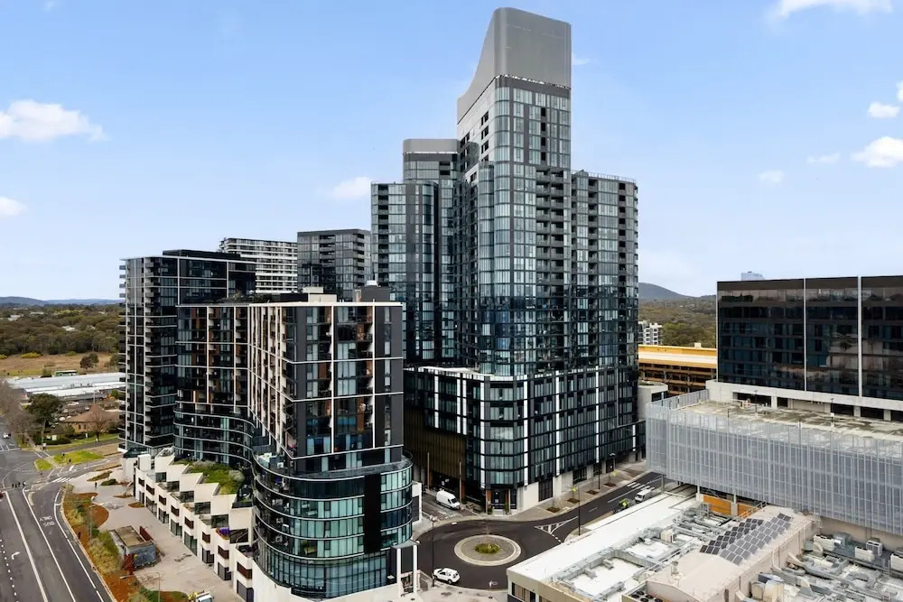 Refined 2-bed With Luxurious Building Amenities