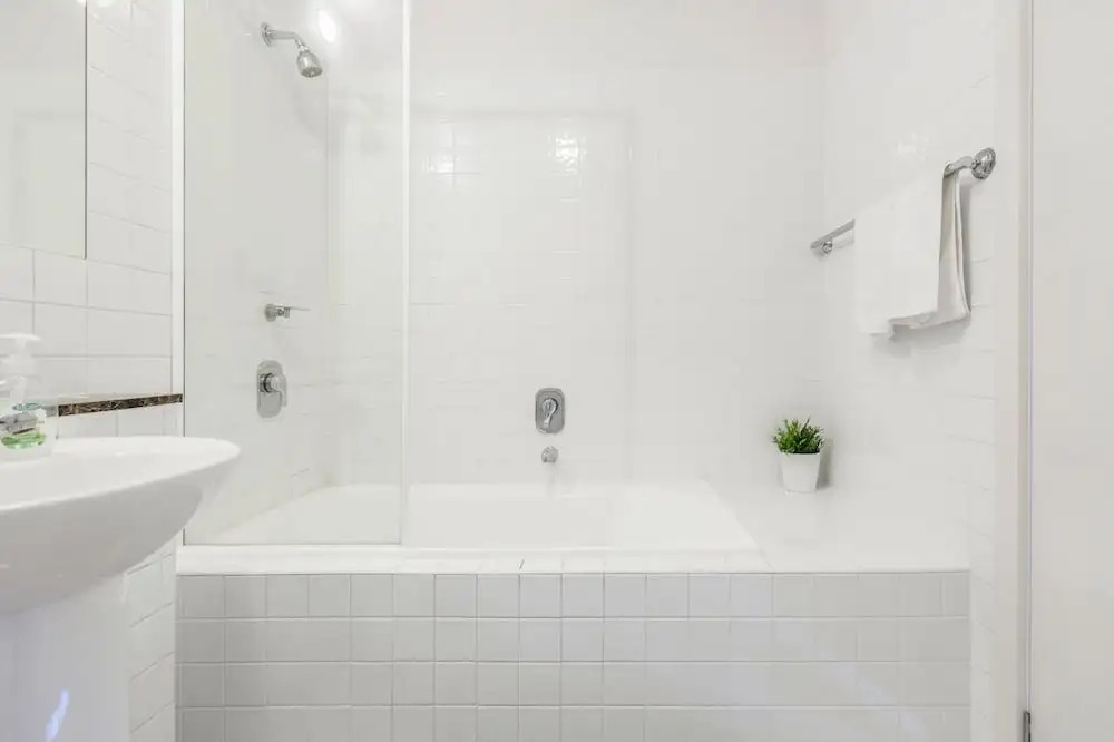 1714-250 Elizabeth, 2 Big Bedrooms, Heart of Melbourne CBD