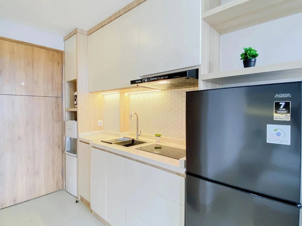 Enjoy Living Studio Apartment At Lrt City Jatibening