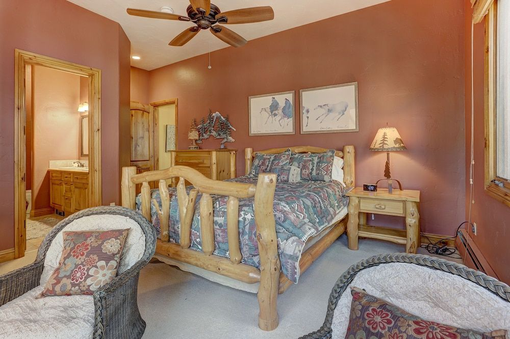 The Perfect Large Family 3 Bedroom Condo by RedAwning