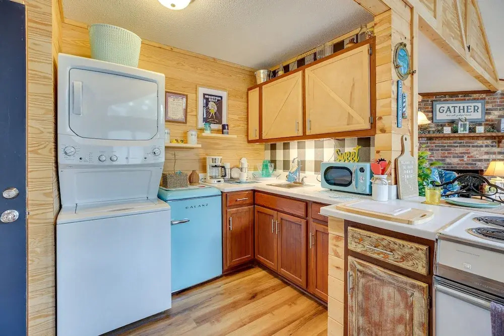Oak Island Vacation Rental w/ Decks, Walk to Beach