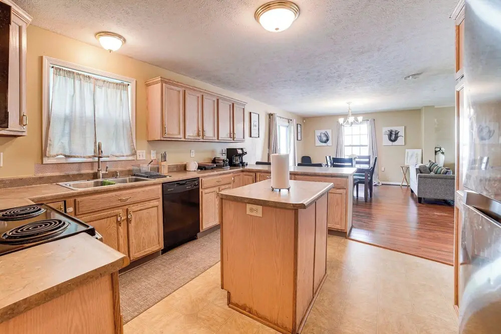 Spacious Champaign Home By University of Illinois!