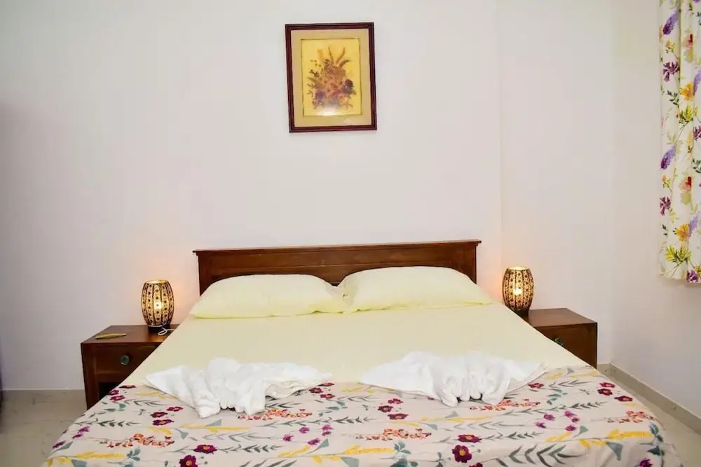 3 Bed House - Wifi Parking 10minBeach