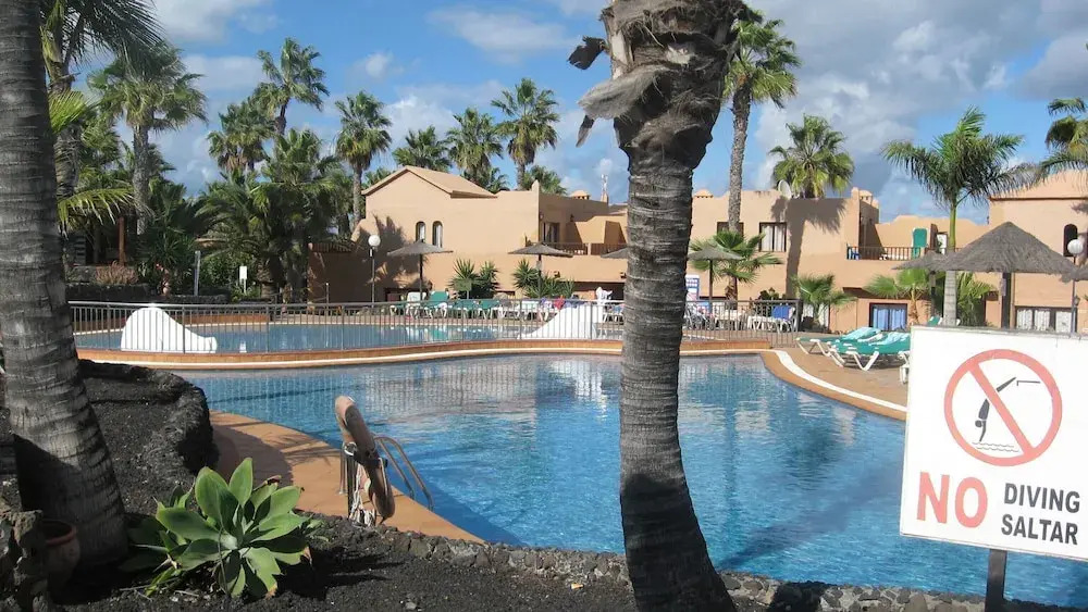 Sunny, Cosy Apartment on Ist Floor of Holiday Complex