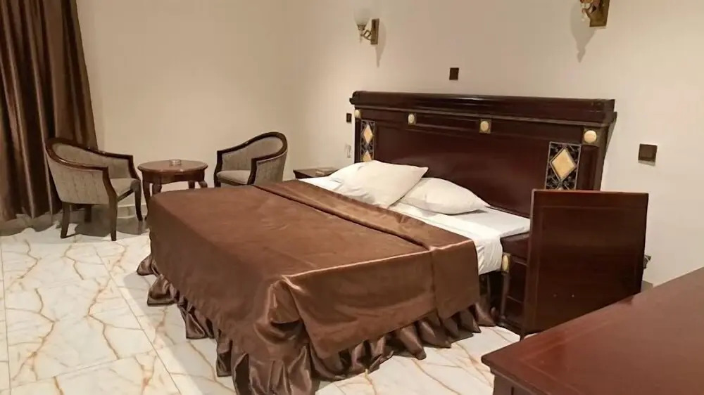 Rockview Hotel Royale