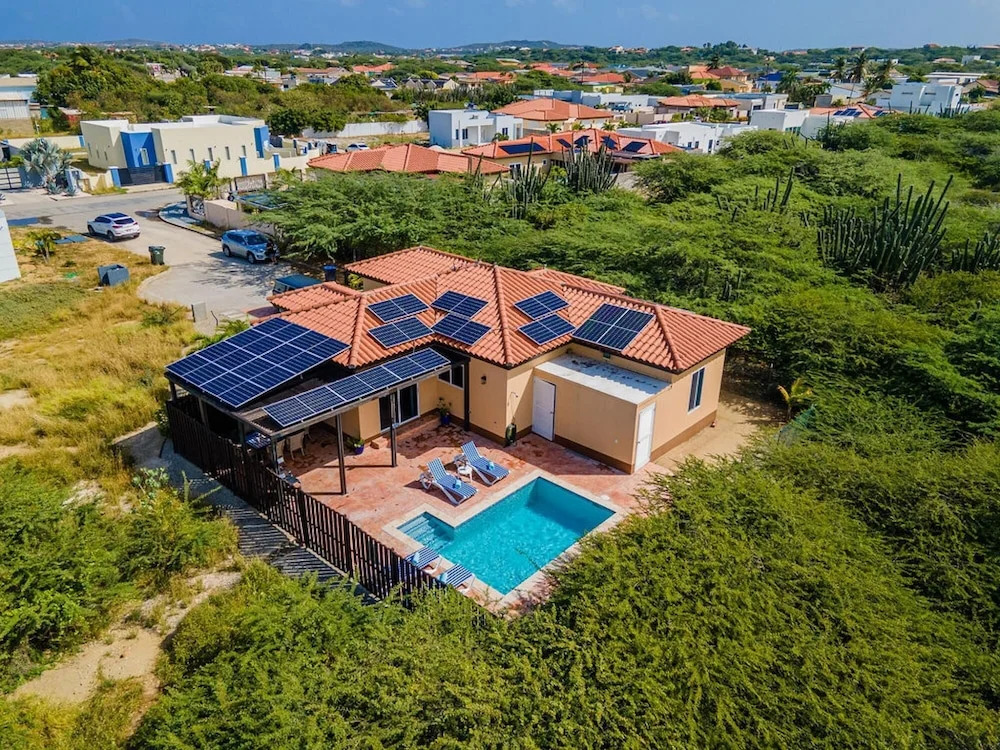 3BR Villa Central Location Private Pool Patio