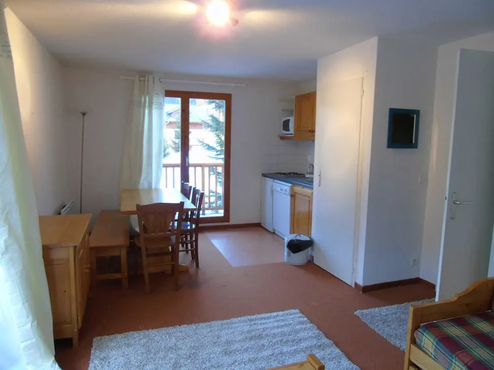 Lou Services Apartment C3 LSI 001