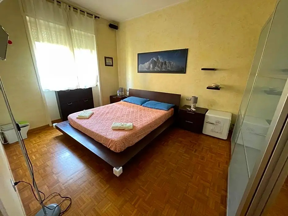 Impeccable bnb in Milan next to M1 metro 10 mins away from duomo Wi-Fi feel like home