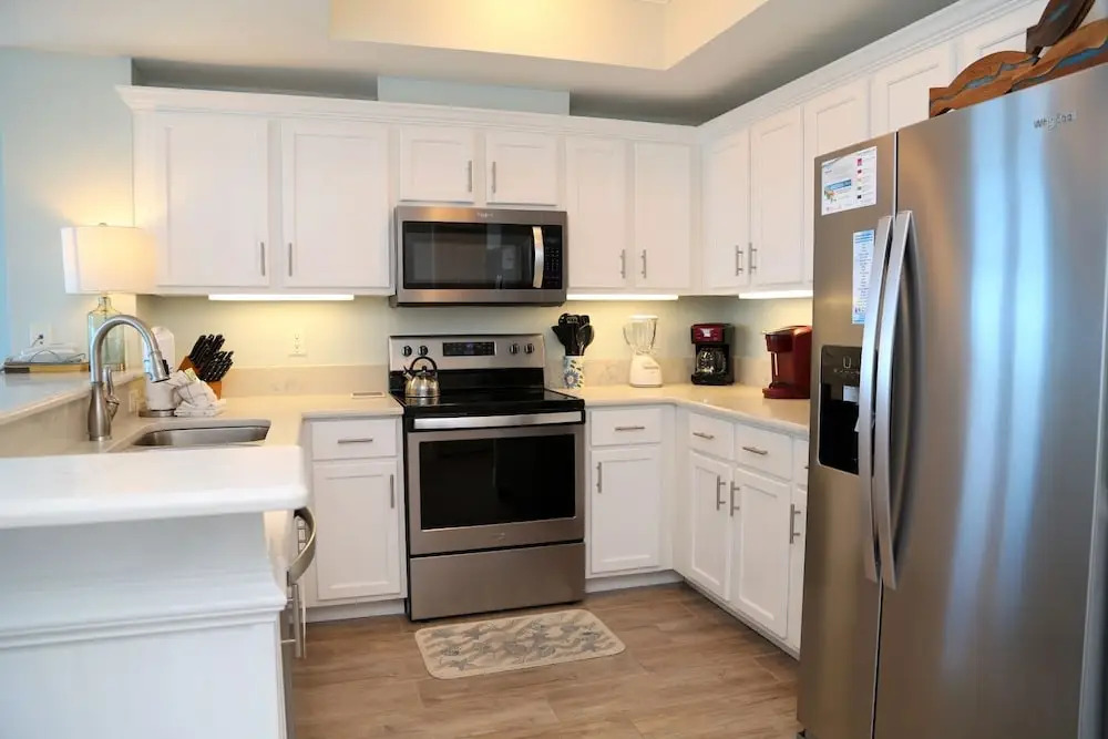 Crystal Tower 1109 2 Bedroom Condo by RedAwning