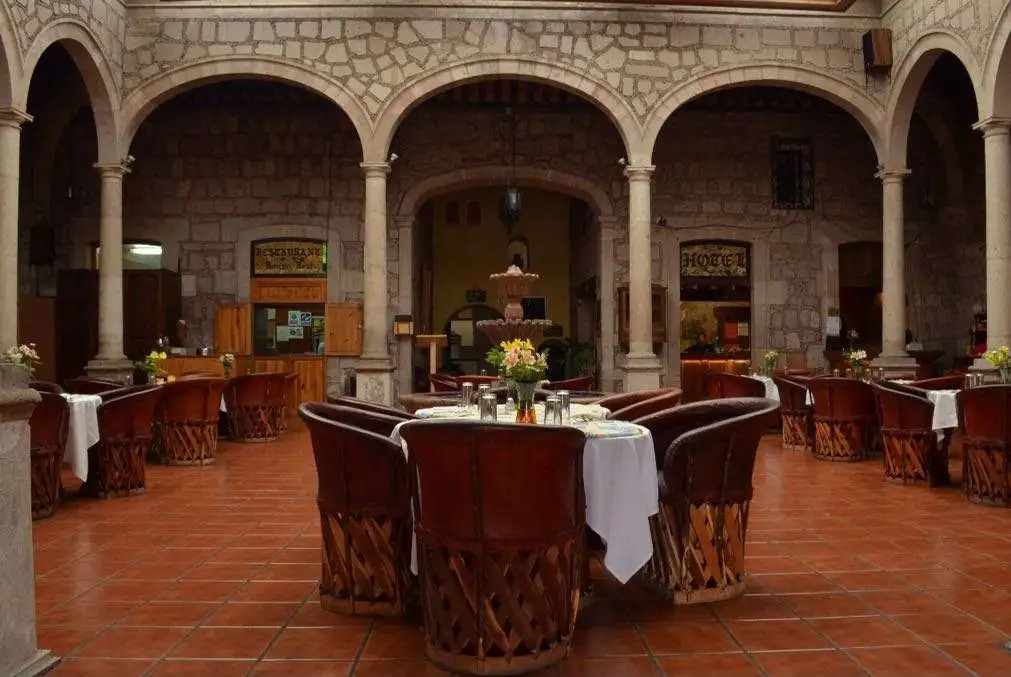 Howard Johnson by Wyndham Morelia Calle Real