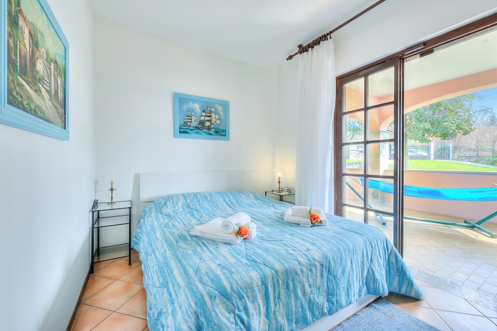 Casa Serena park and Lake View - Happy Rentals