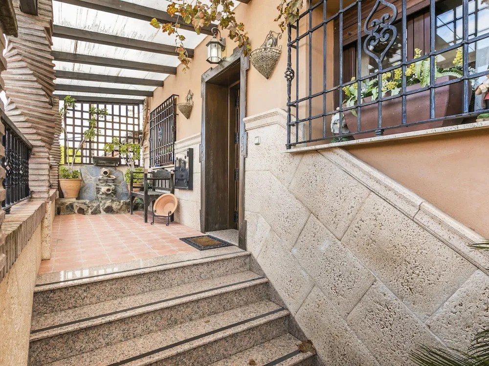 Vintage Holiday Home in Ronda with Hot Tub