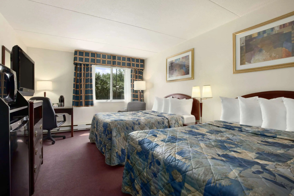 Travelodge by Wyndham Ottawa East