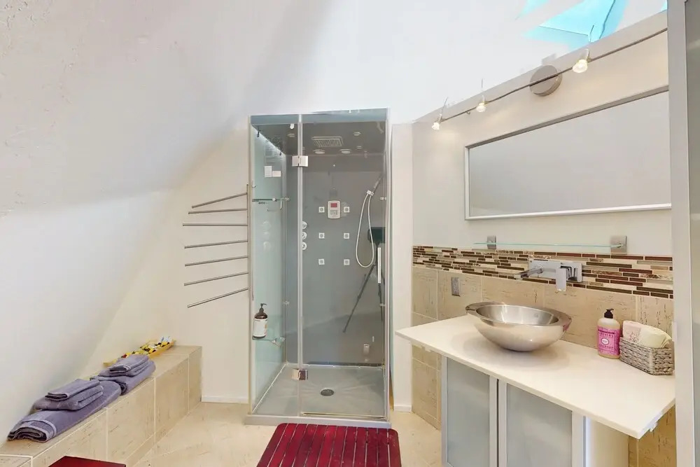 4BR Dog-friendly House w/ Ocean View