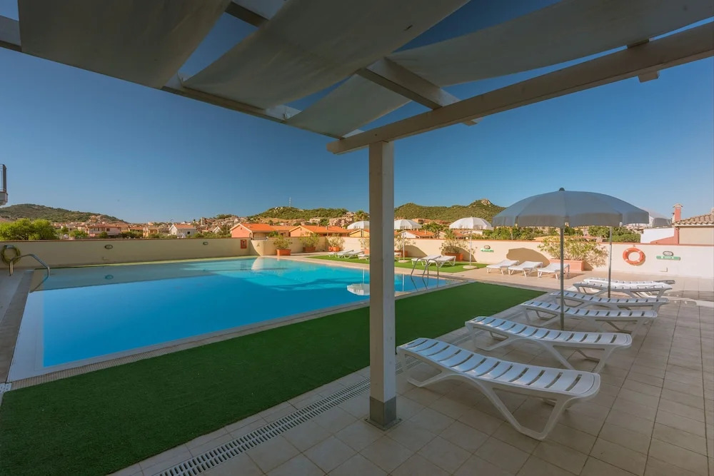Stylish Residence Le Fontane 1 Bedroom Sleeps 4