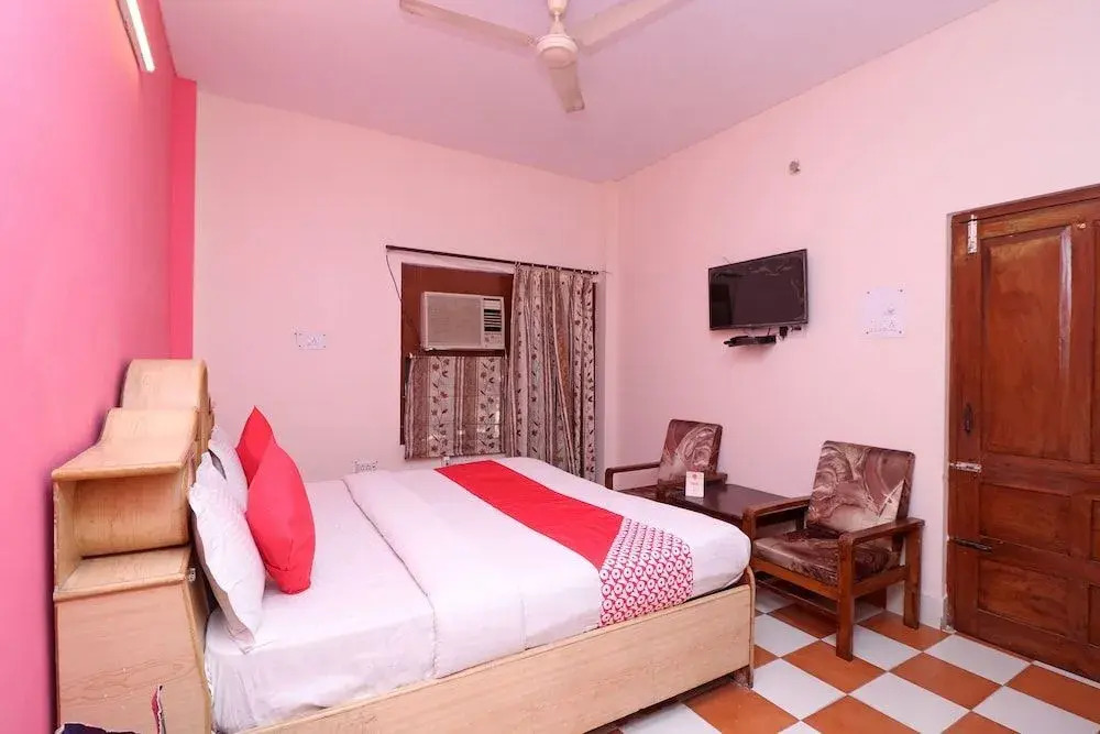 Megha Yatri Niwas Guest House by OYO Rooms