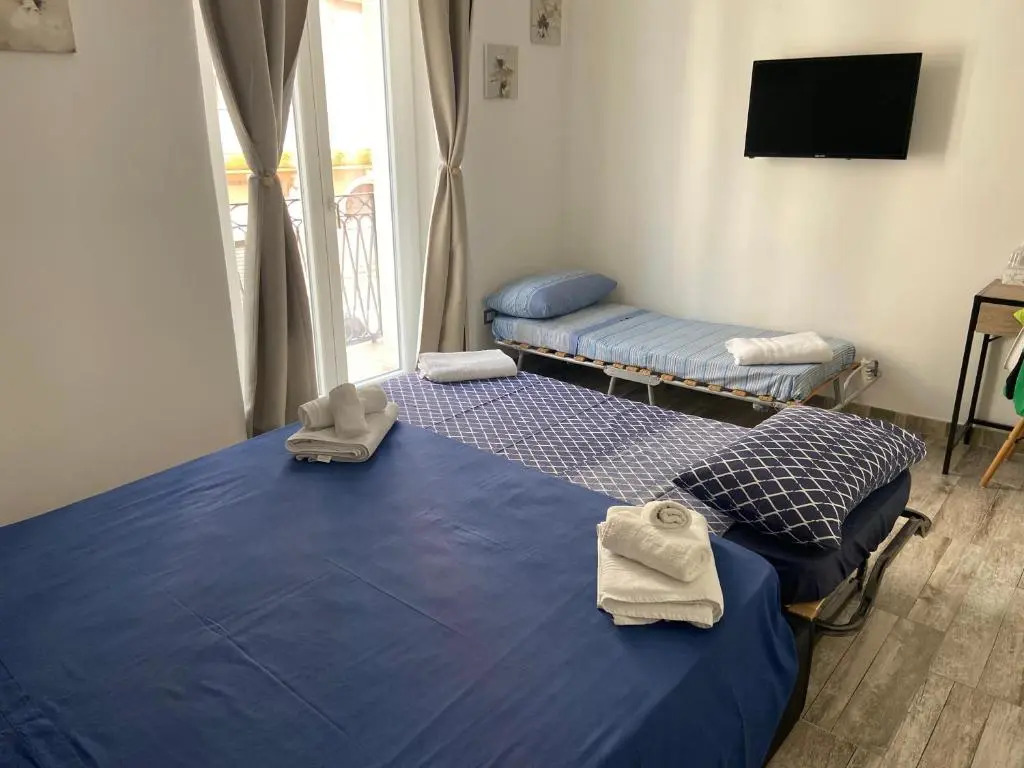 Room27