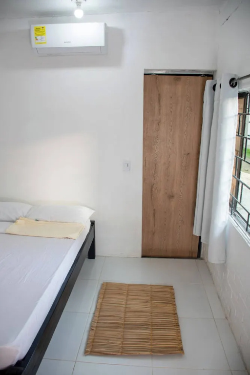 Spacious Coveñas Cabin 4 Bedrooms, Close to Beach, Pet-friendly