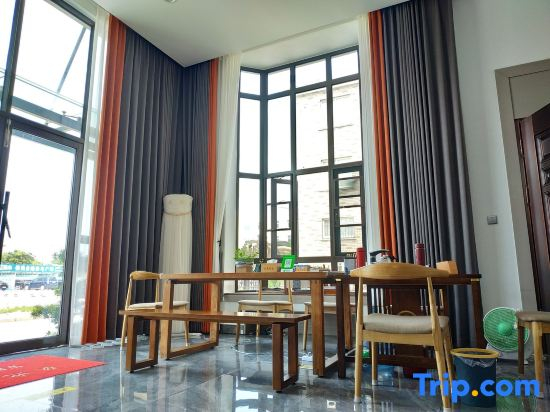 Xiangshan Xilai Homestay (People's Square Subway Dancheng Station)