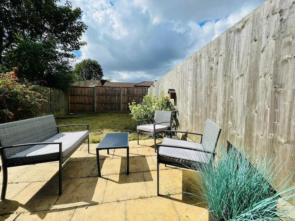 4-bed House Sleeps 7 With Garden