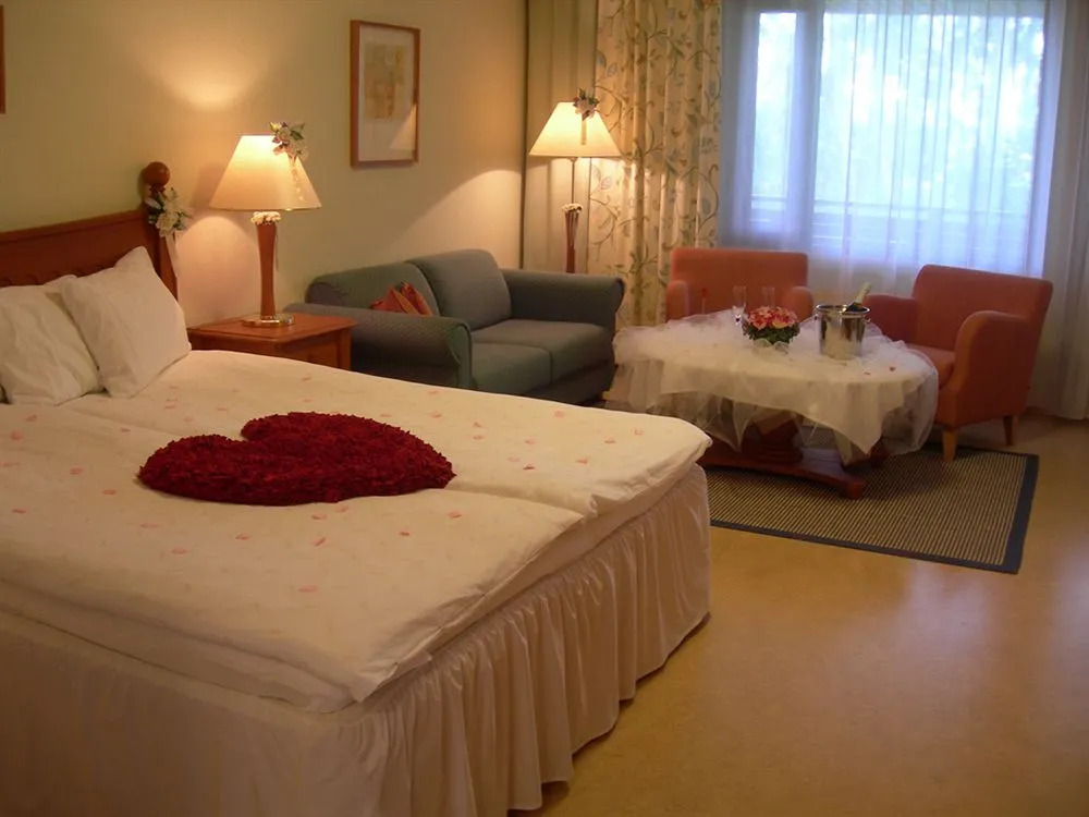 Hotel Fjalar
