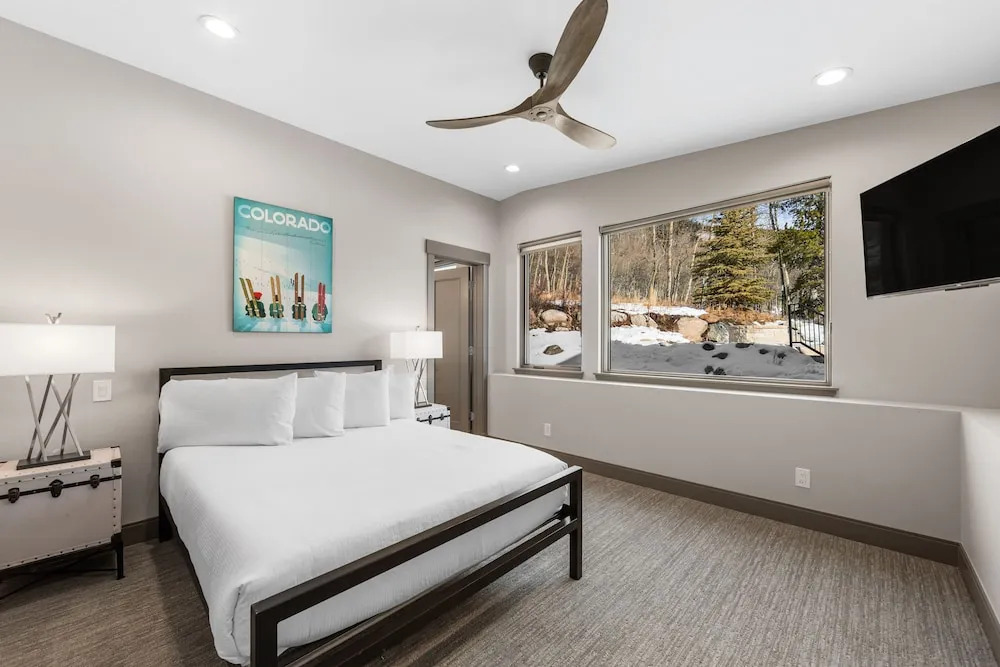 200 Caravelle Drive