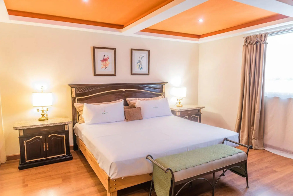 Rose Hotel